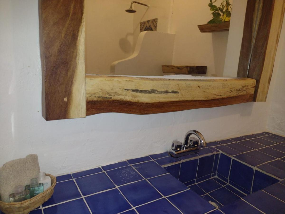 Mio Tulum Hotel Boutique المظهر الخارجي الصورة Bathroom in a hotel in Oaxaca, Mexico